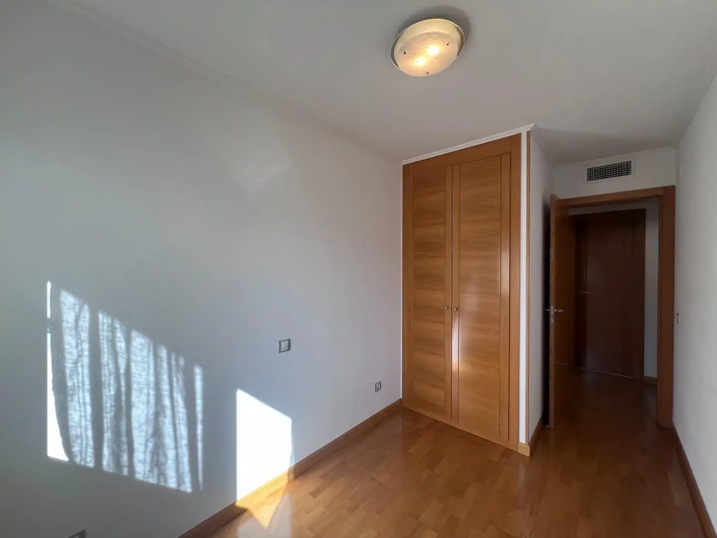 Bedroom of Flat for rent in Madrid  with Air Conditioner, Heating and Private garden