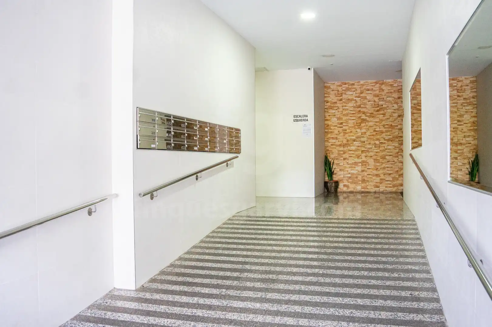 Piso en venta en L'Hospitalet de Llobregat con Calefacción y Balcón