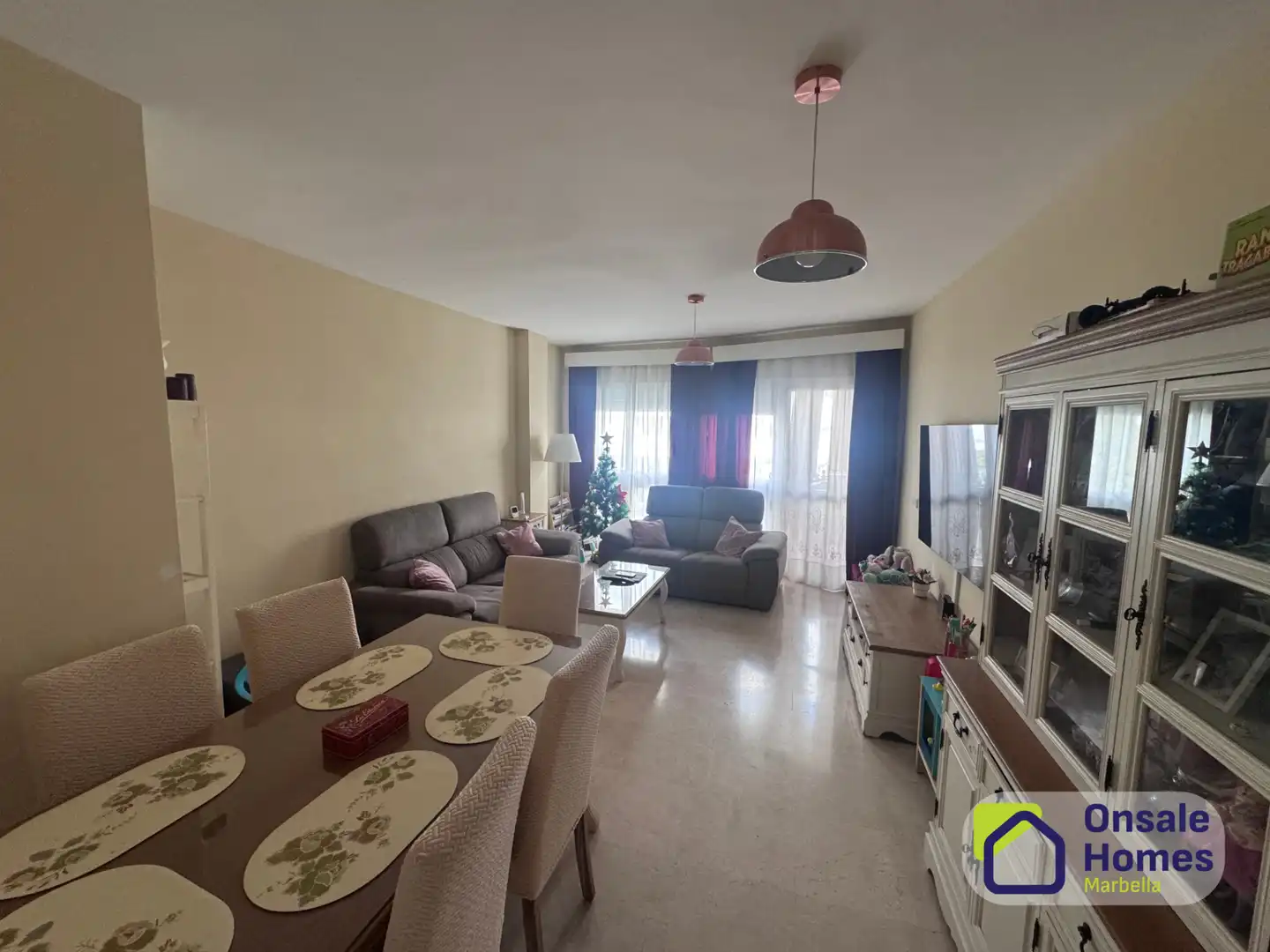 Sala de estar de Piso en venta en Estepona con Aire acondicionado y Terraza