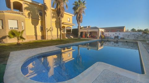 ESPECTACULAR CHALET DE LUJO
Una vivienda de ensueño a pocos km de Ubeda y Torreperogil. 
para vivir de todo el año o para invert