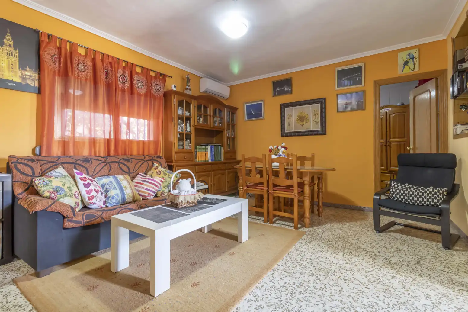 Wohnzimmer von Haus oder Chalet zum Verkauf in Espartinas mit Klimaanlage, Terrasse und Schwimmbad