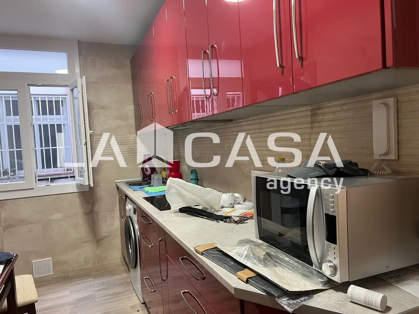 Flat with terrace for sale in Calle Radio Algeciras, imagen 4