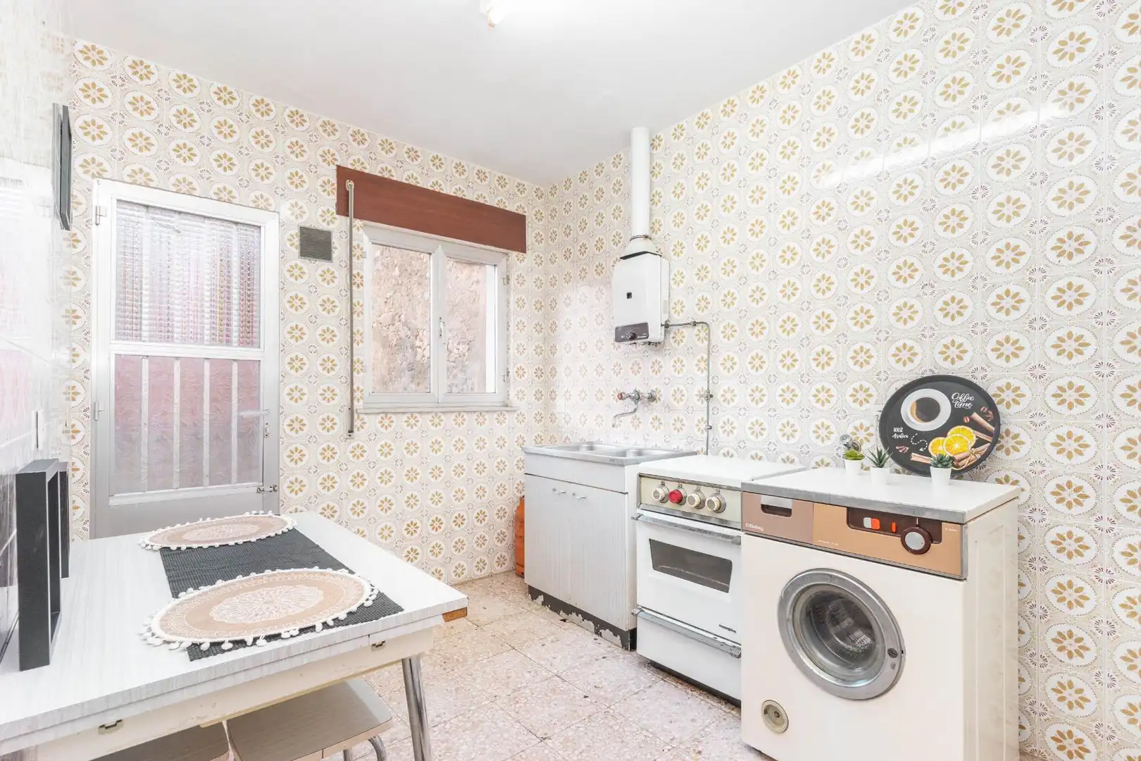 Kitchen of Houses for sale in Castrocontrigo  with Private garden, Terrace and Furnished