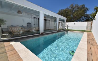 Swimming pool of House or chalet for sale in Chiclana de la Frontera  with Air Conditioner, Heating and Private garden