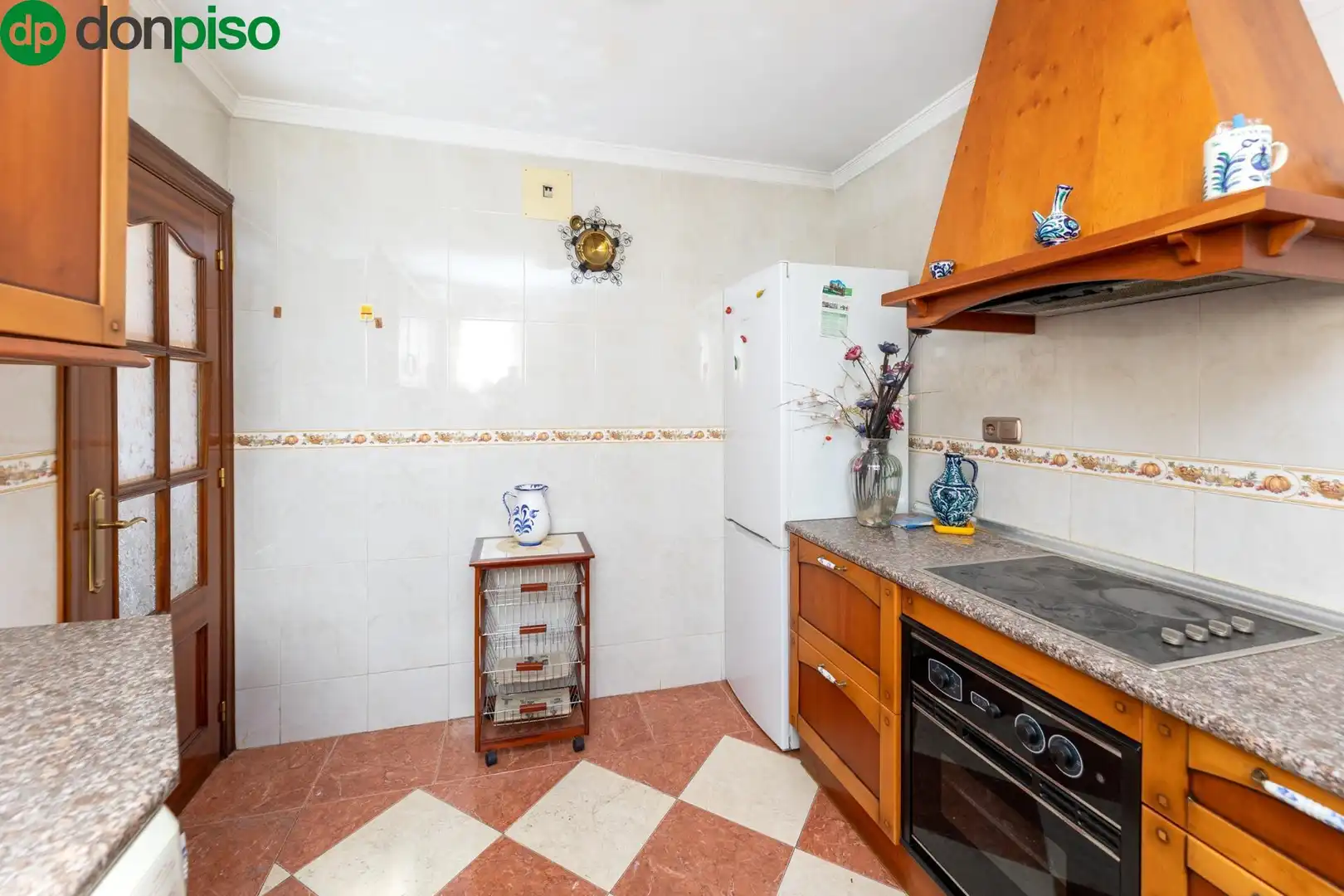 Küche von Gebäude zum Verkauf in Granada