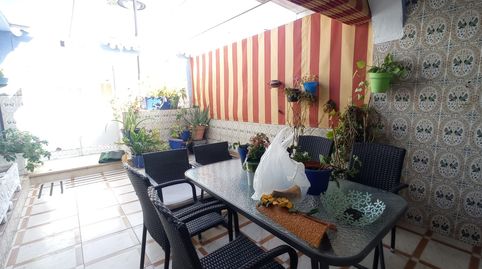 Magnífico adosado con garaje y piscina comunitaria
