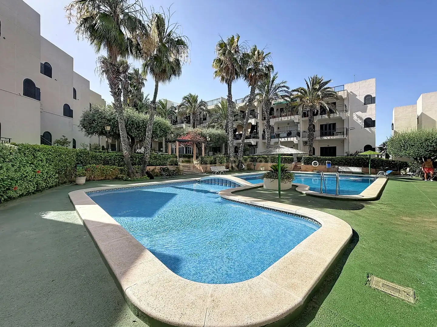 Piscina de Apartamento en venta en Torrevieja con Aire acondicionado y Piscina comunitaria