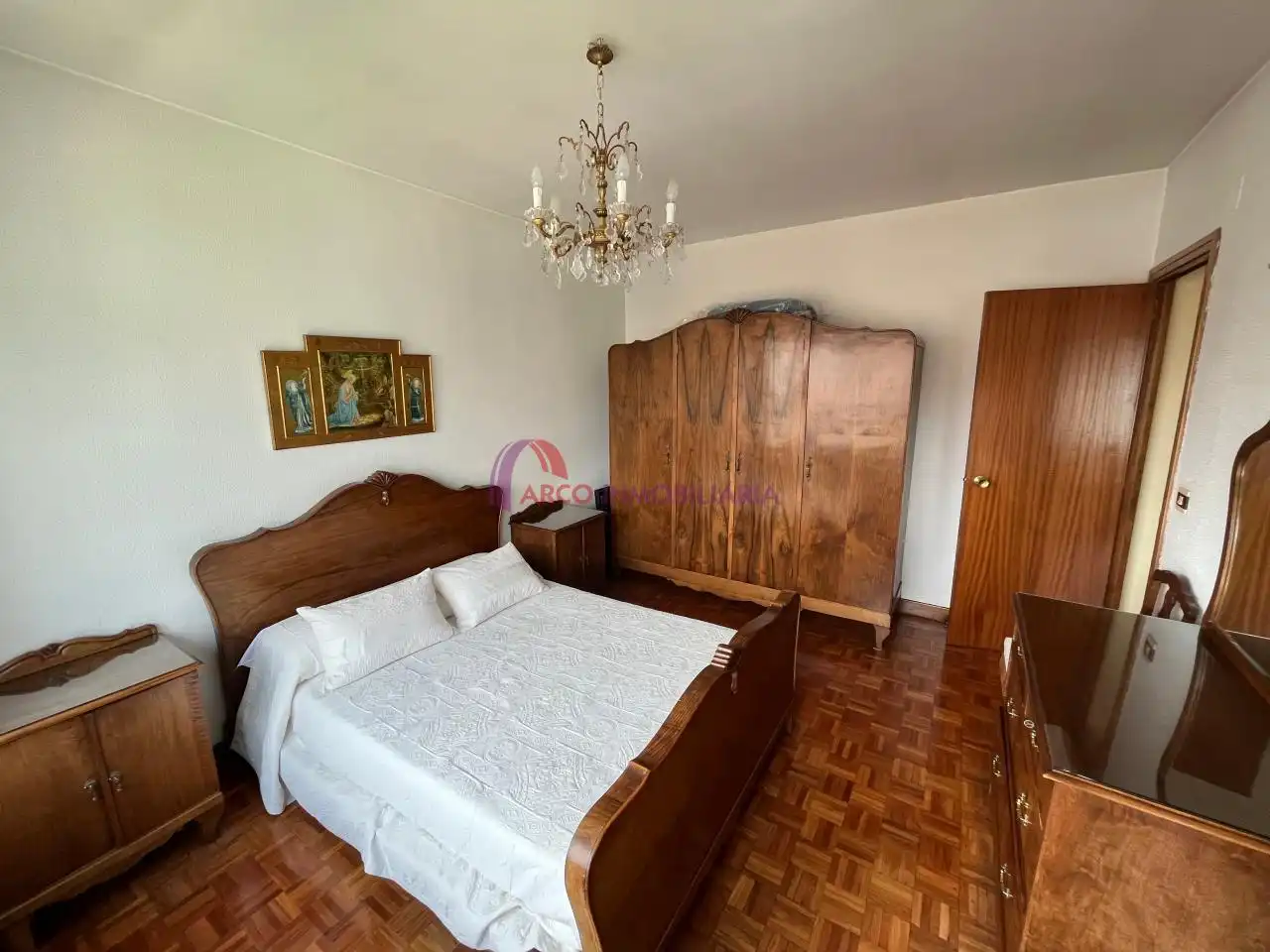 Dormitori de Pis en venda en Burgos amb Calefacció, Parquet i Terrassa