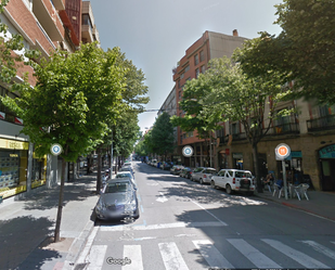 Vista exterior de Àtic de lloguer en Vic amb Terrassa i Balcó