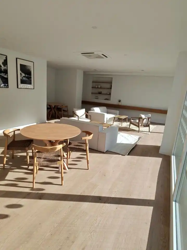 Menjador de Pis de lloguer en Dos Hermanas amb Aire condicionat, Terrassa i Piscina comunitària