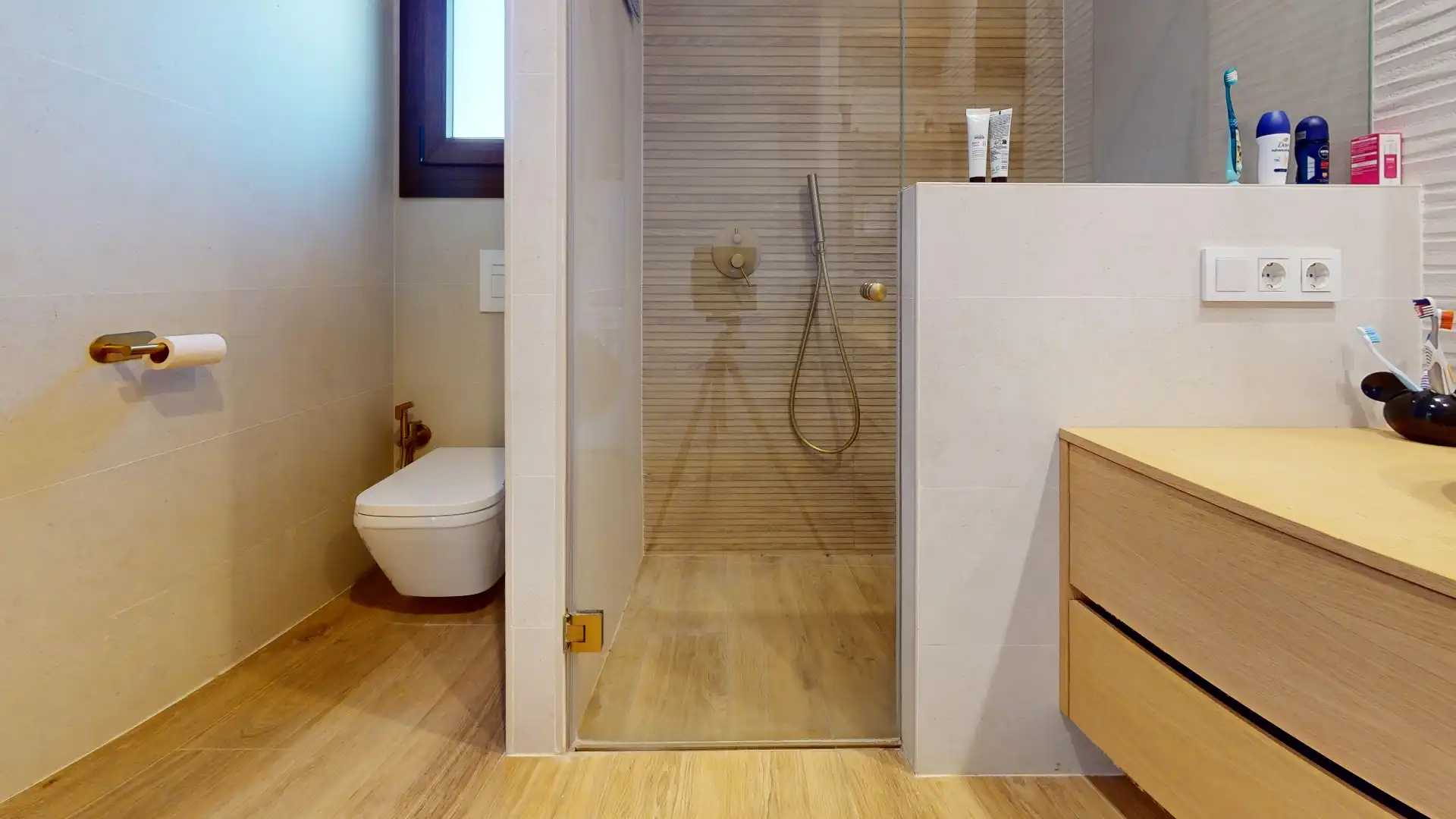 Bany de Casa o xalet en venda en Riba-roja de Túria amb Aire condicionat, Jardí privat i Terrassa