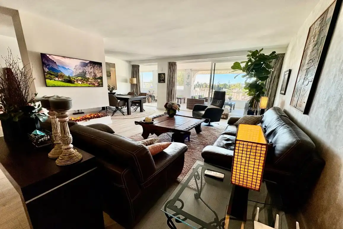 Living room of Apartments for sale in Benahavís  with Air Conditioner, Heating and Private garden