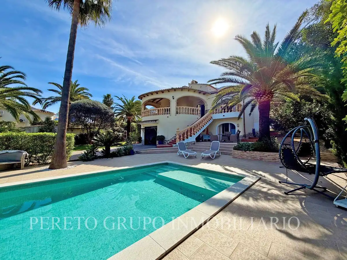 Detached house with pool for sale in El Montgó, imagen 3
