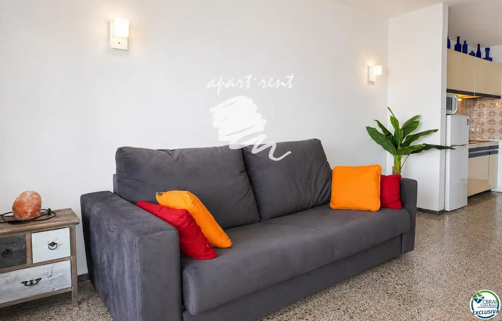 Sala d'estar de Pis en venda en Empuriabrava amb Aire condicionat, Terrassa i Moblat
