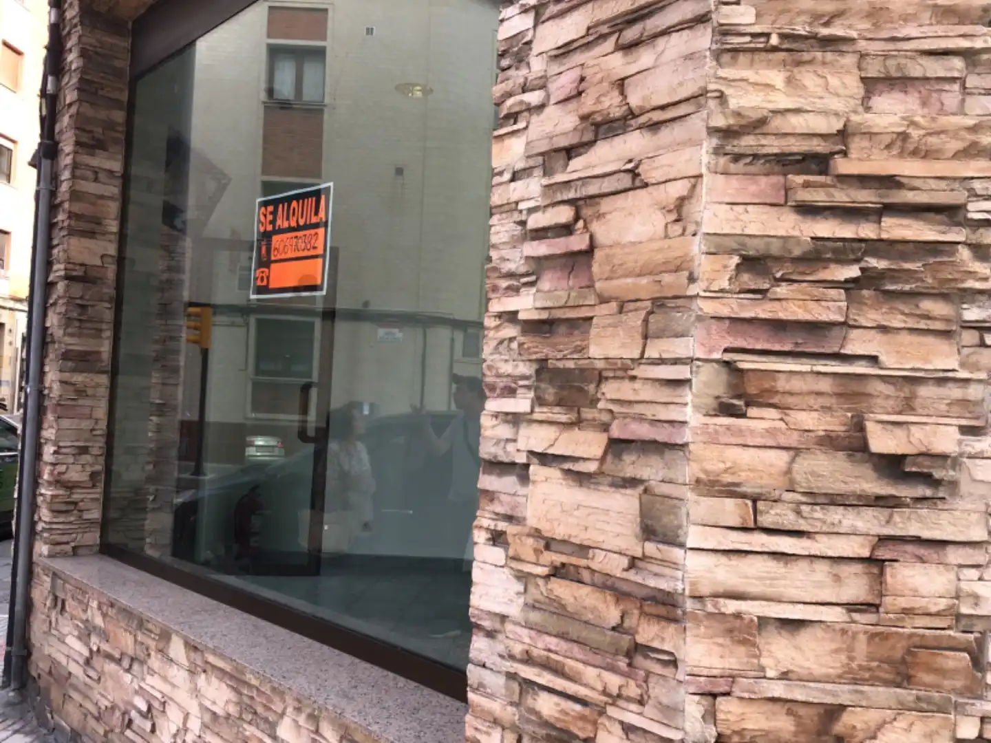 Vista exterior de Local de alquiler en Gijón 