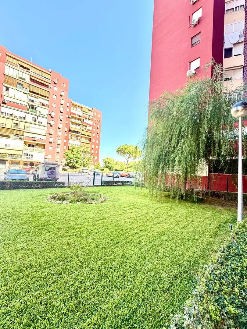 Vista exterior de Piso en venta en Montequinto