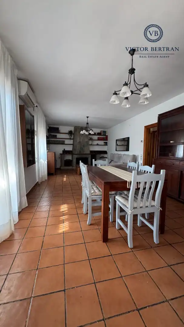 Comedor de Casa adosada en venta en Sant Cebrià de Vallalta con Aire acondicionado, Calefacción y Jardín privado
