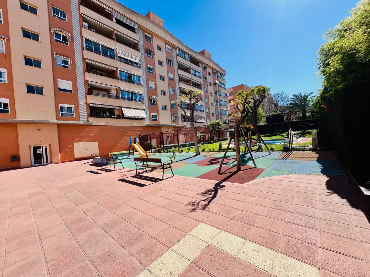 Parking de Piso en venta en Alicante / Alacant con Jardín privado, Terraza y Piscina comunitaria