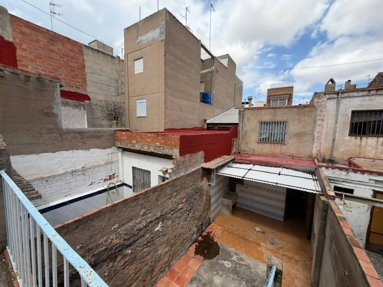 Vista exterior de Casa adosada en venda en Vila-real amb Terrassa