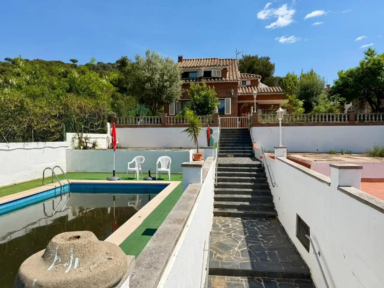 Piscina de Casa o xalet en venda en Montcada i Reixac amb Aire condicionat, Calefacció i Jardí privat