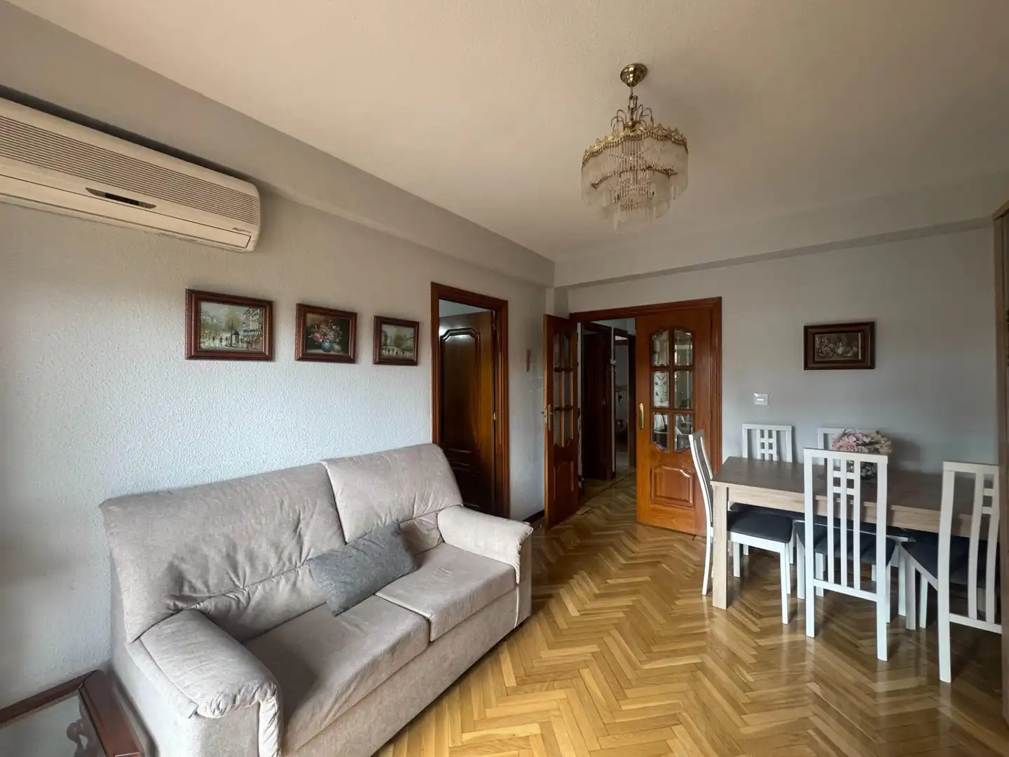 Living room of Flat for sale in Leganés  with Air Conditioner, Heating and Parquet flooring