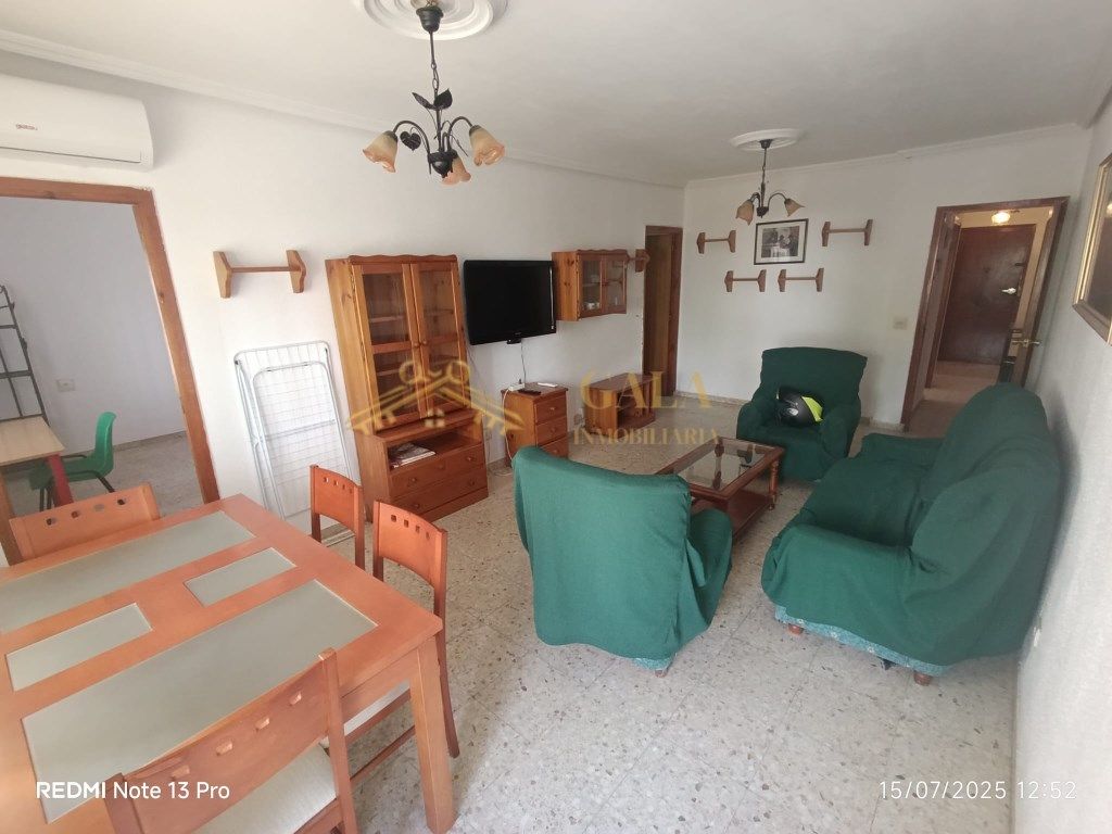 Sala de estar de Piso de alquiler en Cáceres Capital con Aire acondicionado, Terraza y Amueblado