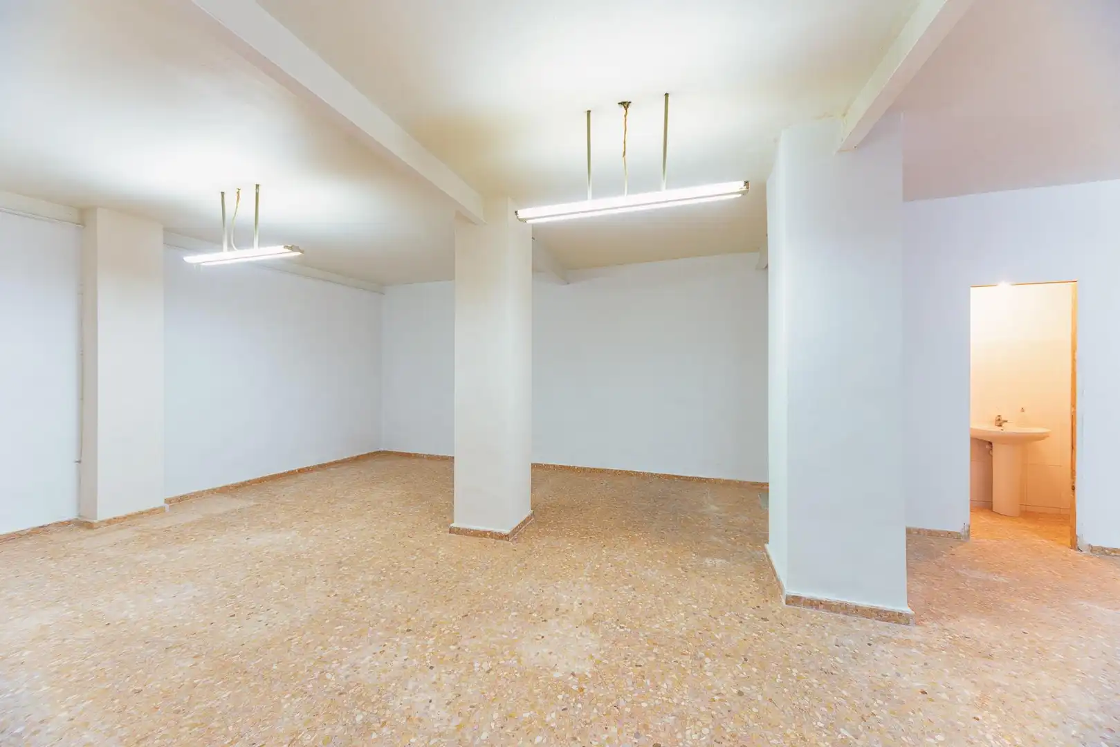 Local en venta en Calle MONSERRATE GUILABERT VALE, 77, Carrús Oeste