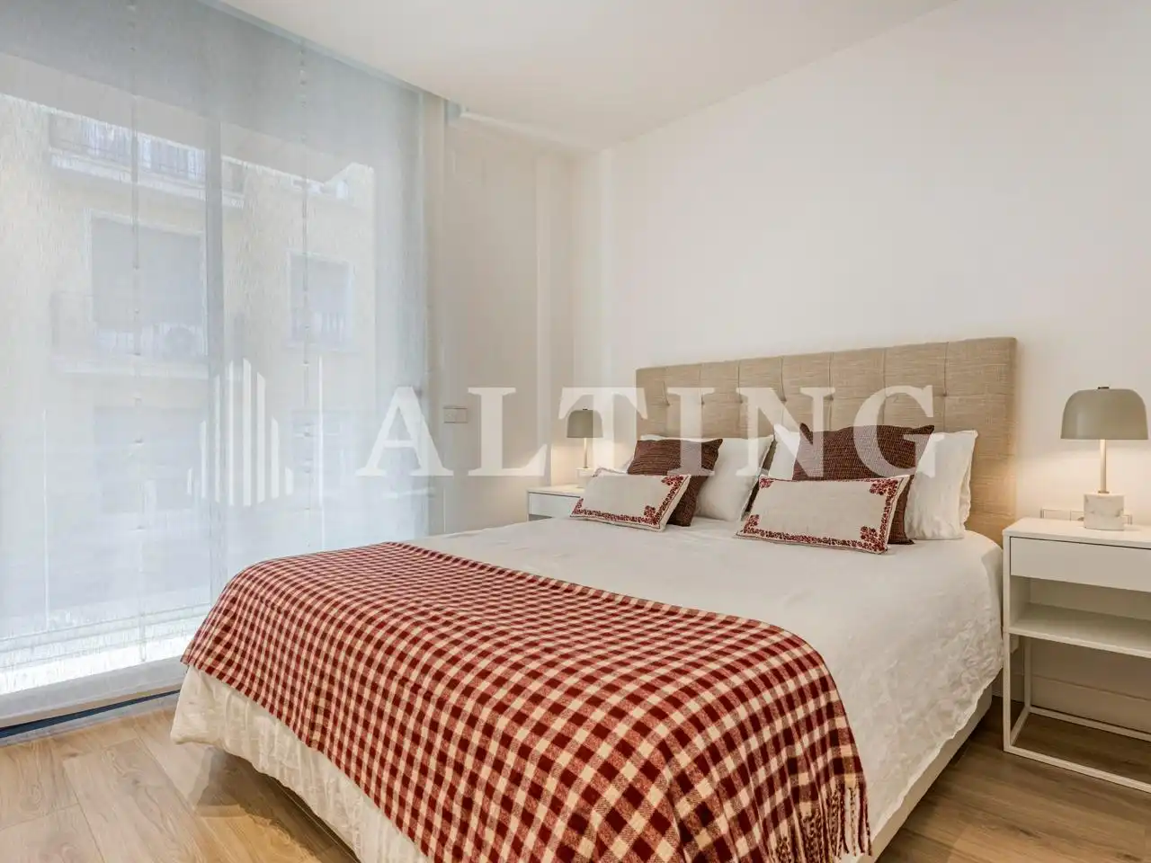 Bedroom of Flat for sale in Barcelona  with Heating, Parquet flooring and Terrace