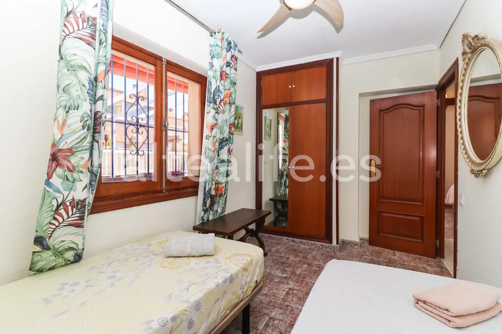 Schlafzimmer von Dachboden zum Verkauf in Benidorm mit Klimaanlage und Terrasse