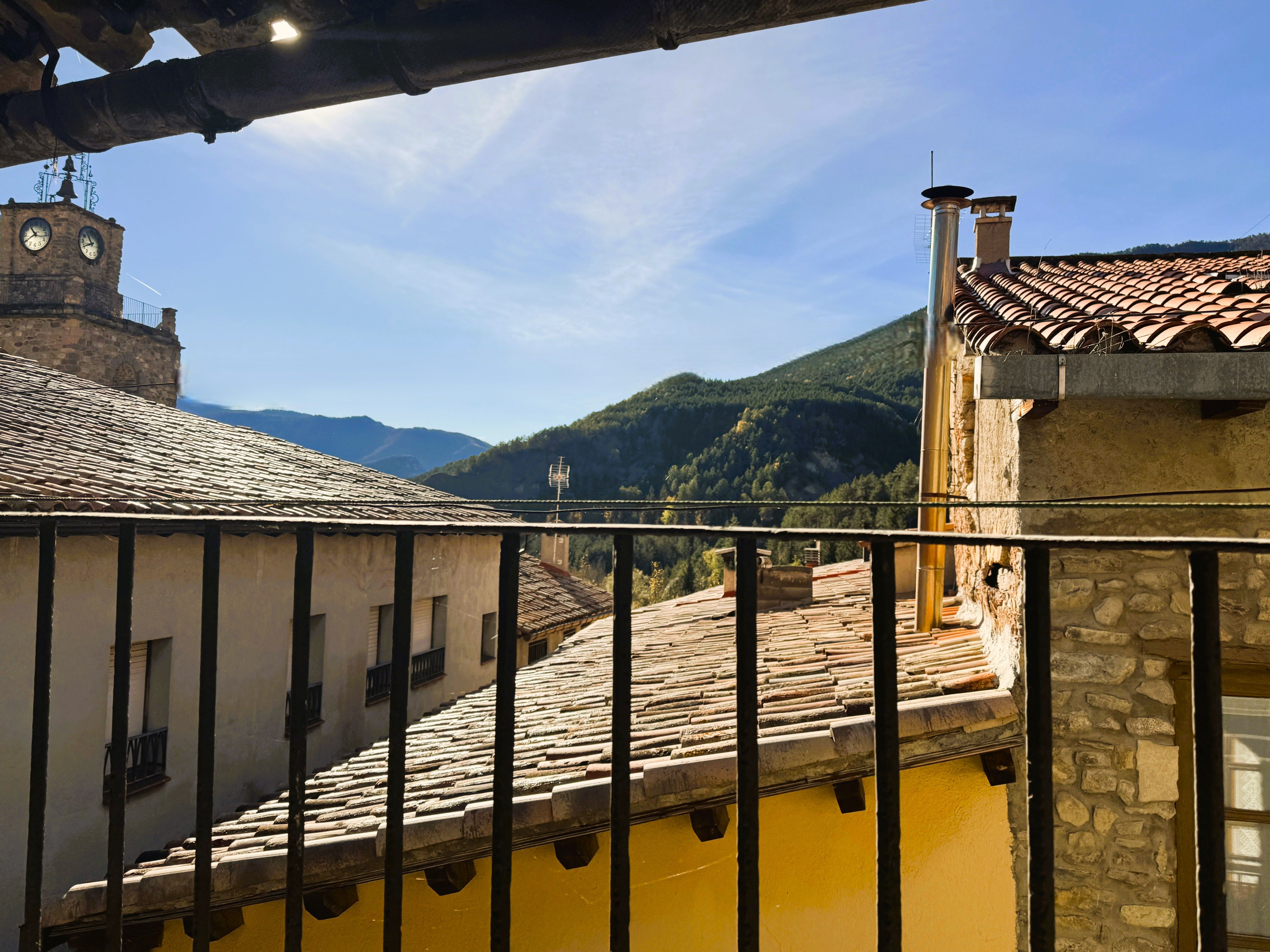 Exterior view of Single-family semi-detached for sale in Bagà