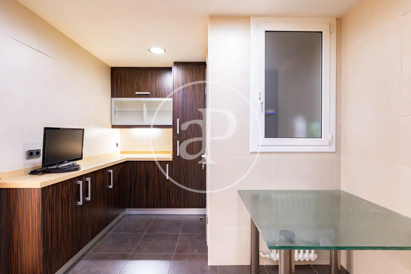 Cocina de Piso de alquiler en Barcelona con Calefacción, Jardín privado y Balcón
