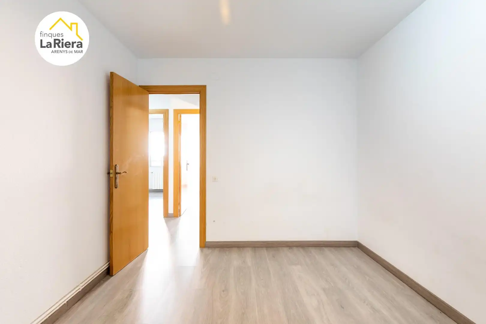 Piso en venta en Arenys de Mar con Calefacción, Parquet y Balcón