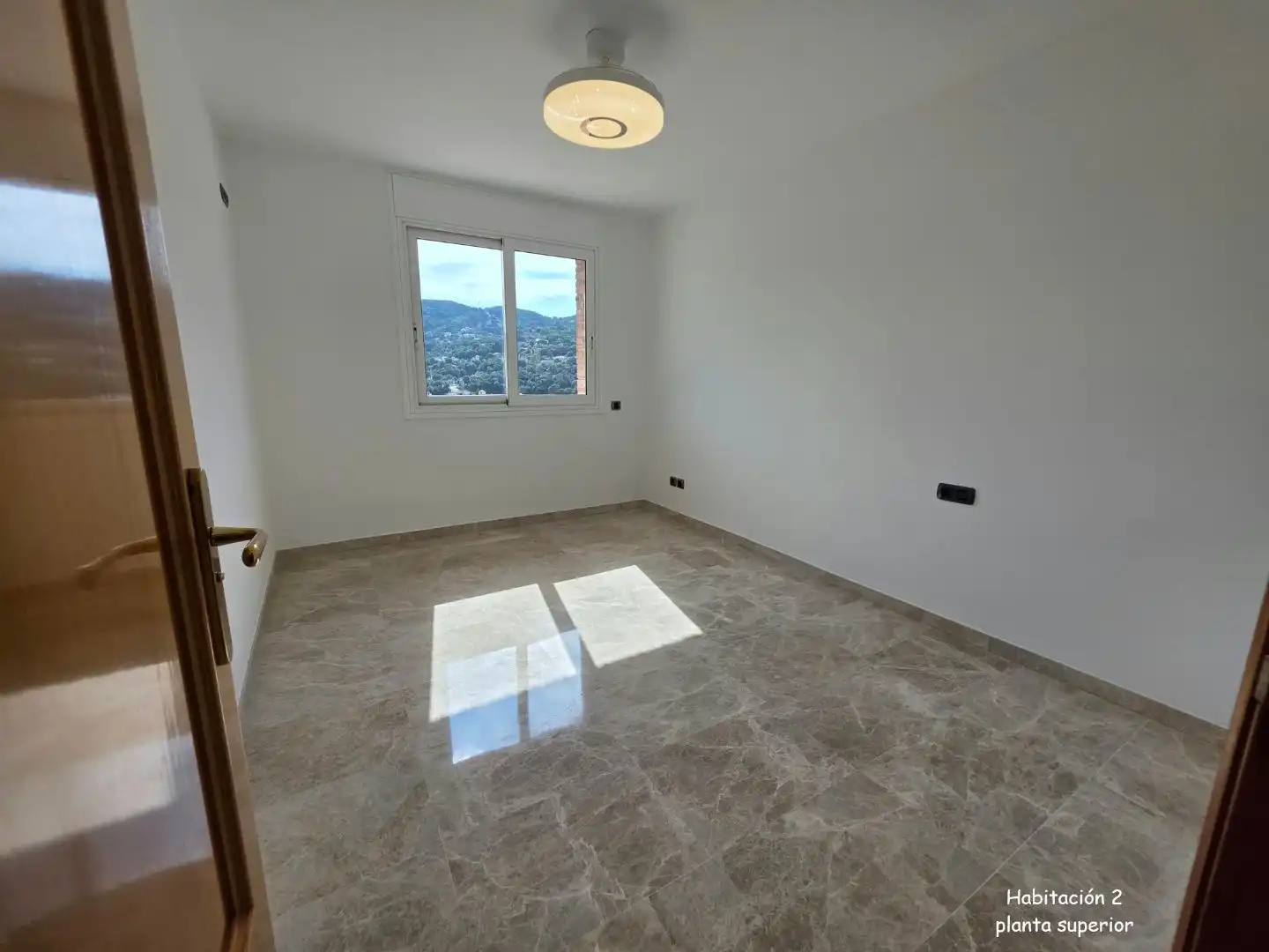 Schlafzimmer von Haus oder Chalet zur Miete in Sant Fost de Campsentelles mit Terrasse, Schwimmbad und Balkon