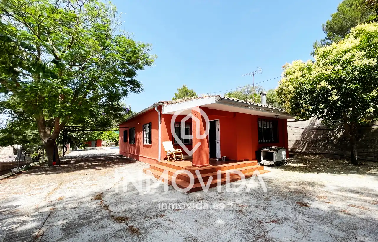 Vista exterior de Casa o xalet en venda en Xàtiva amb Aire condicionat, Jardí privat i Terrassa