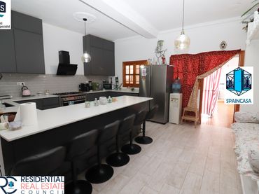 Piso con balcón en venta en Calle Feria 23