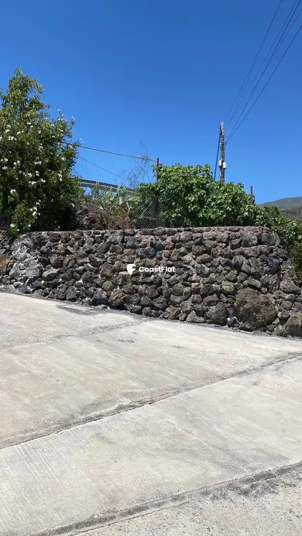 Vista exterior de Casa o xalet en venda en Guía de Isora amb Jardí privat