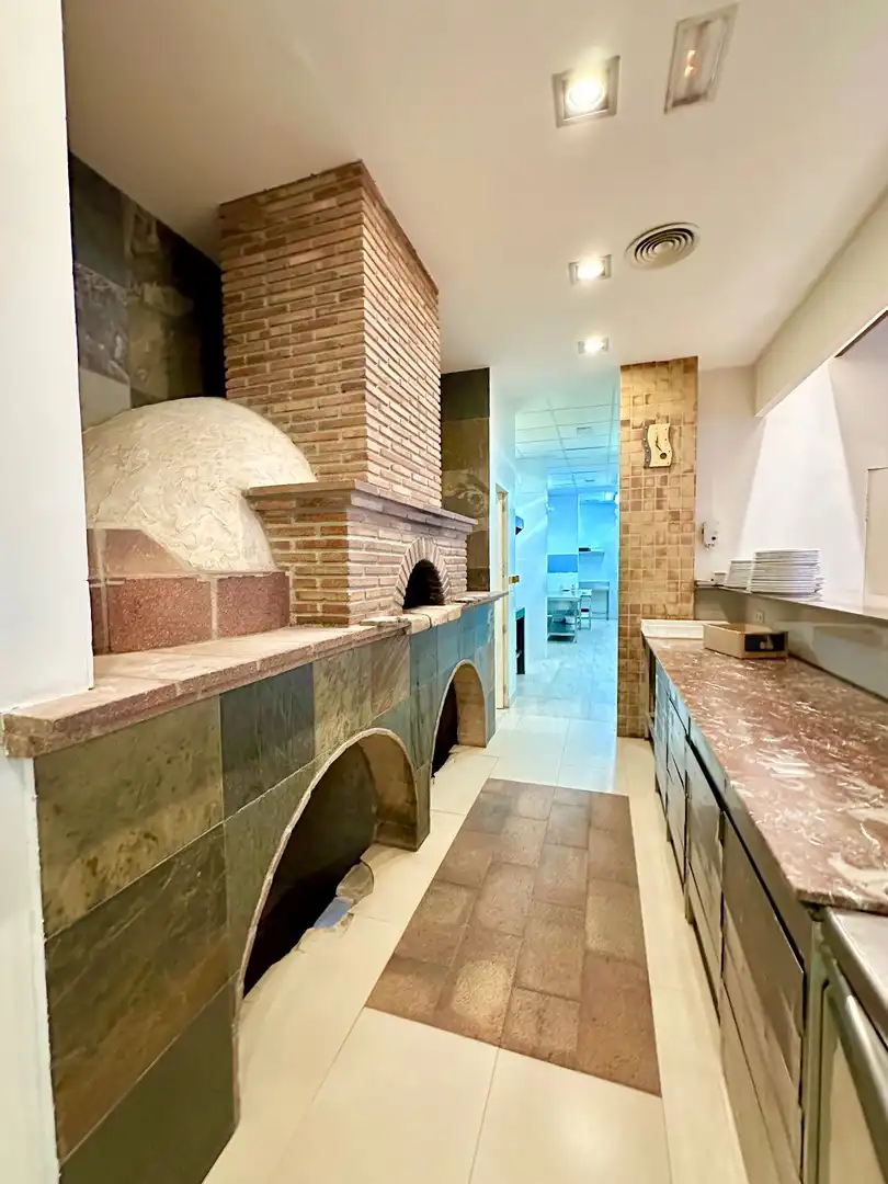 Local en venta en Corts Valencianes, Piscinas