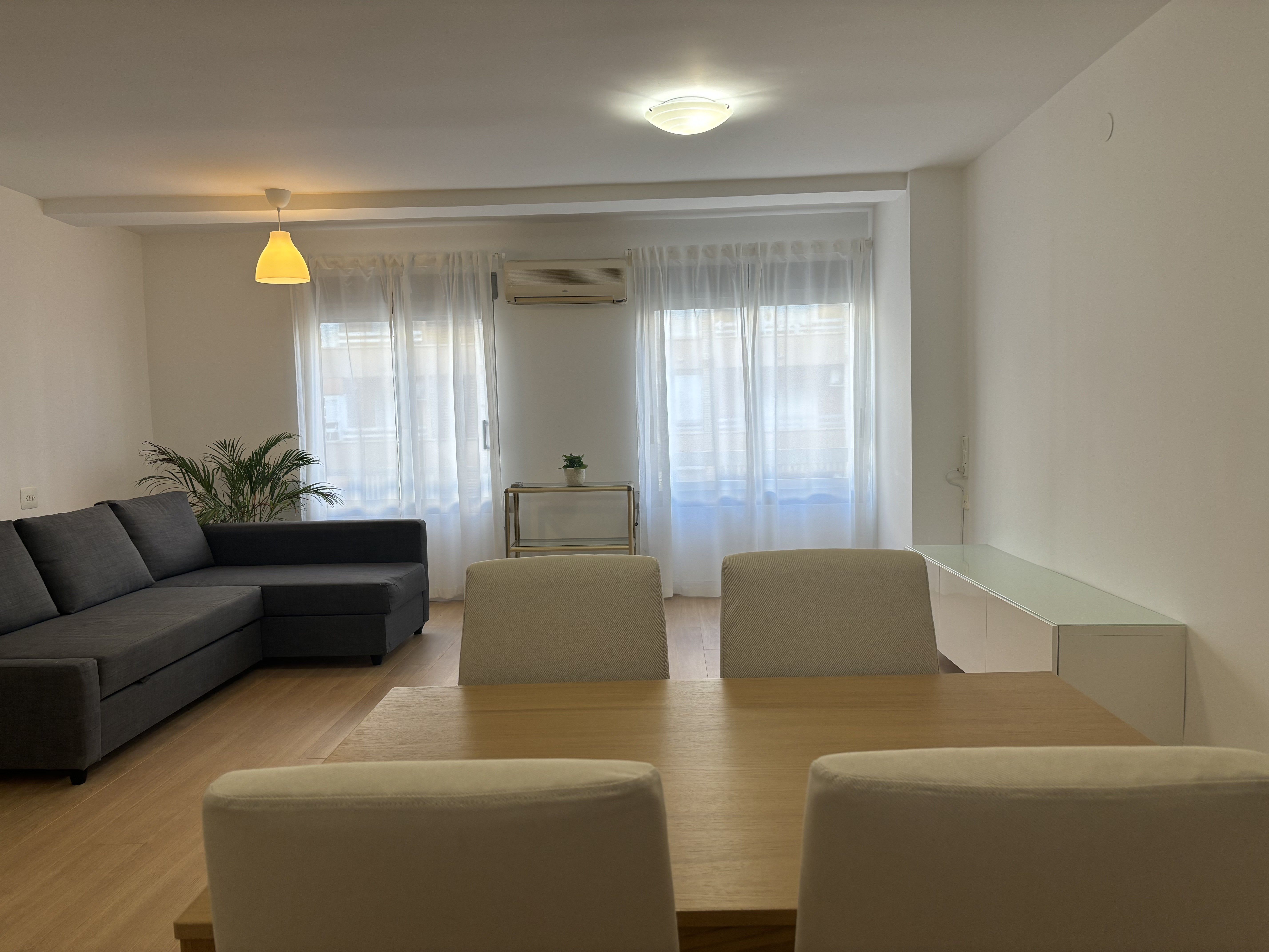 Sala d'estar de Apartament de lloguer en  Valencia Capital amb Aire condicionat, Calefacció i Parquet
