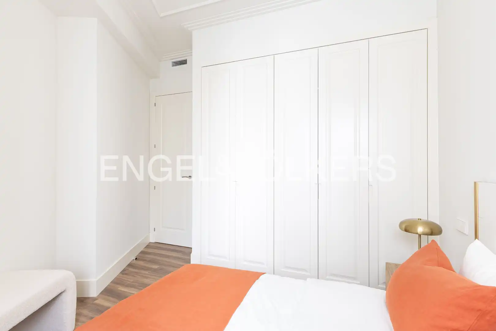 Schlafzimmer von Wohnung zum Verkauf in Madrid mit Klimaanlage, Heizung und Balkon