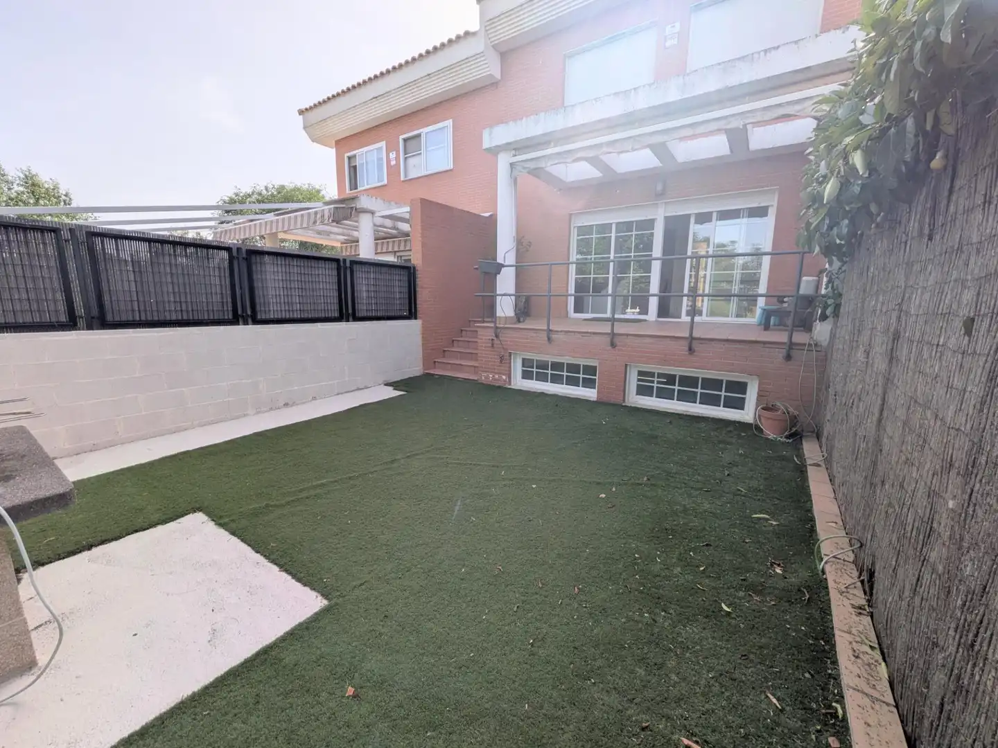 Terrassa de Casa adosada en venda en Villalbilla amb Calefacció, Jardí privat i Terrassa