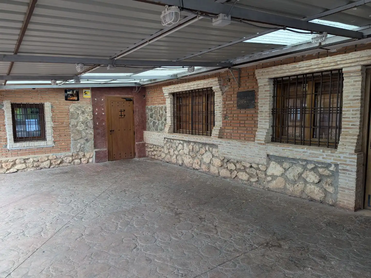 Local de alquiler en Hontoba, Guadalajara