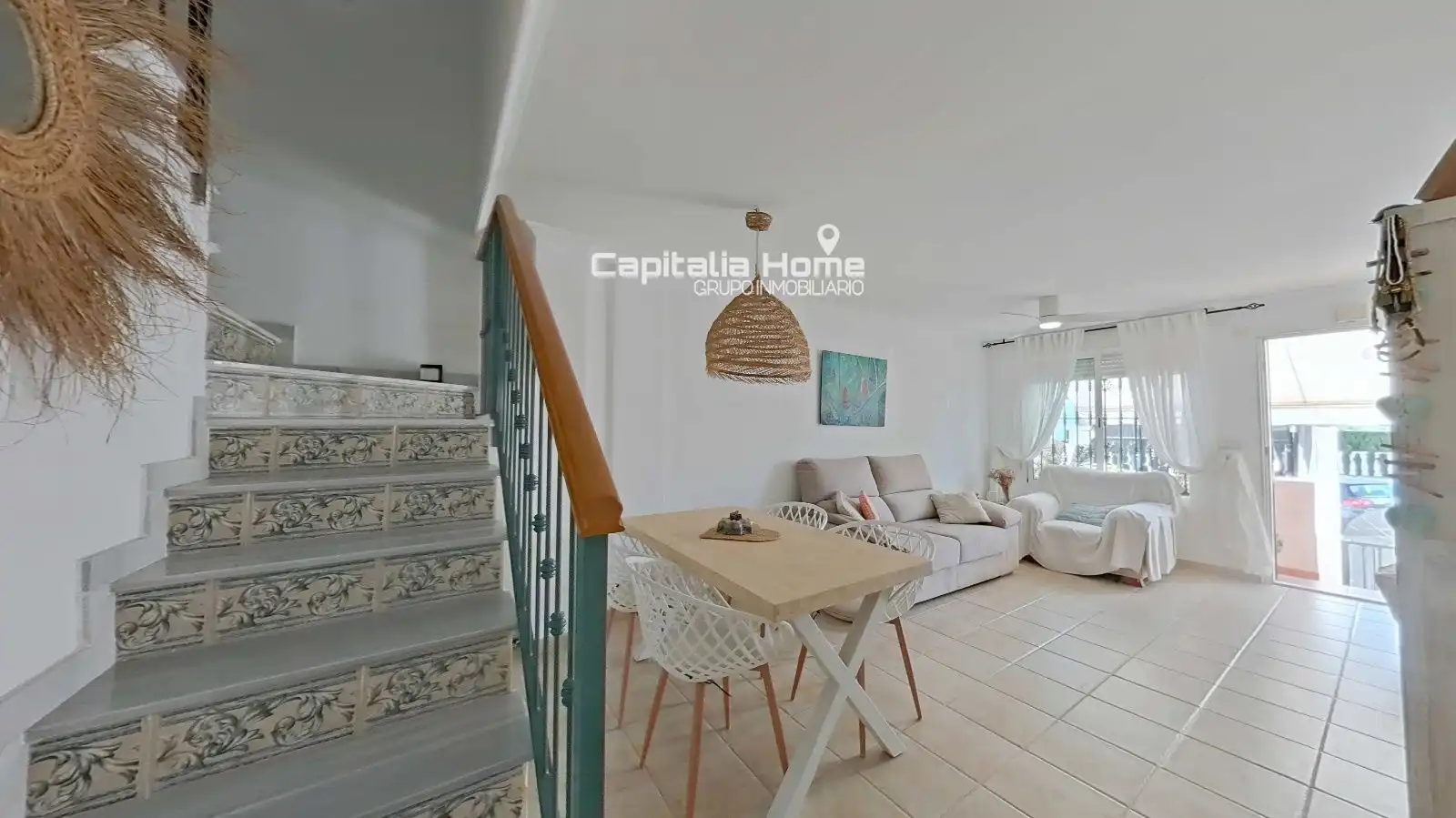 Wohnzimmer von Einfamilien-Reihenhaus zum Verkauf in Santa Pola mit Abstellraum, Schwimmbad und Möbliert