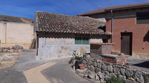 Foto 2 de Casa adosada en venta en Calle Mayor, Castromocho, Palencia