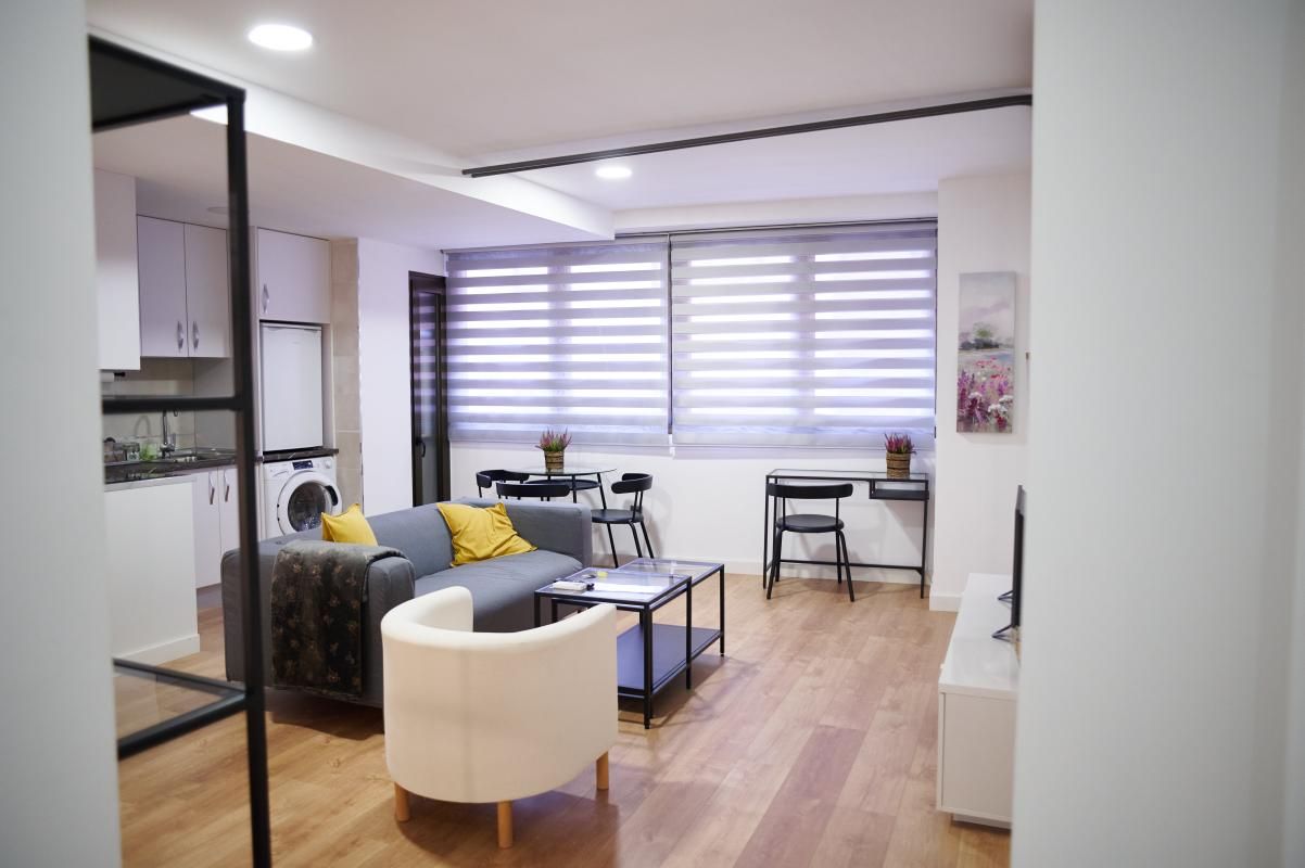 Living room of Study to rent in  Madrid Capital  with Air Conditioner and Furnished