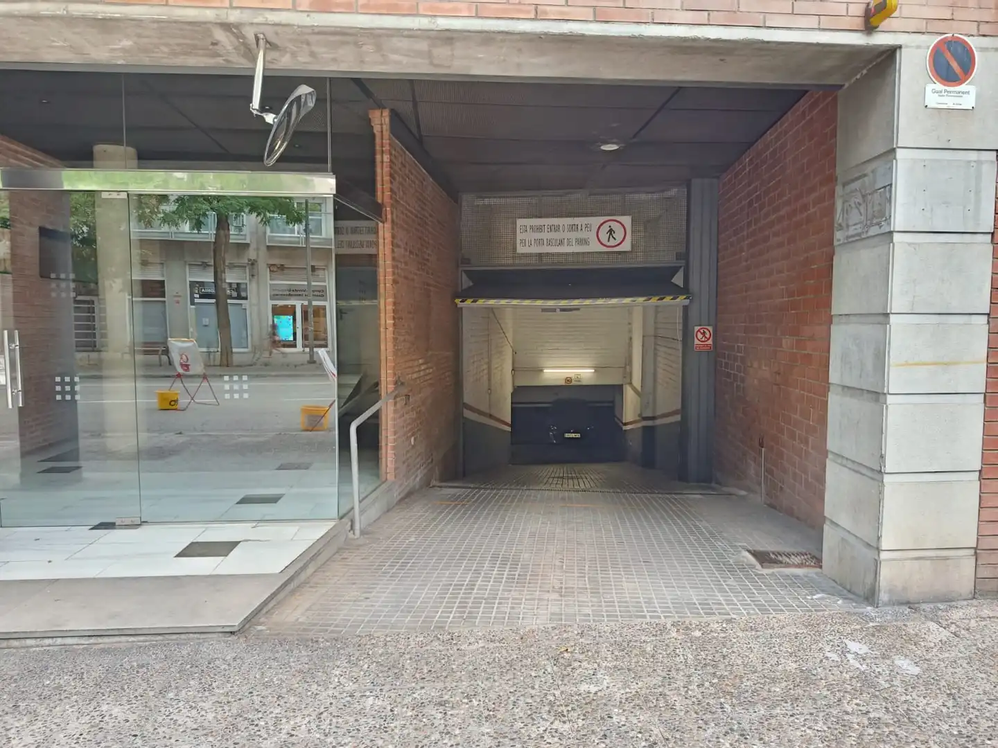 Garage zur Miete in Migdia, 45, Eixample Sud – Migdia