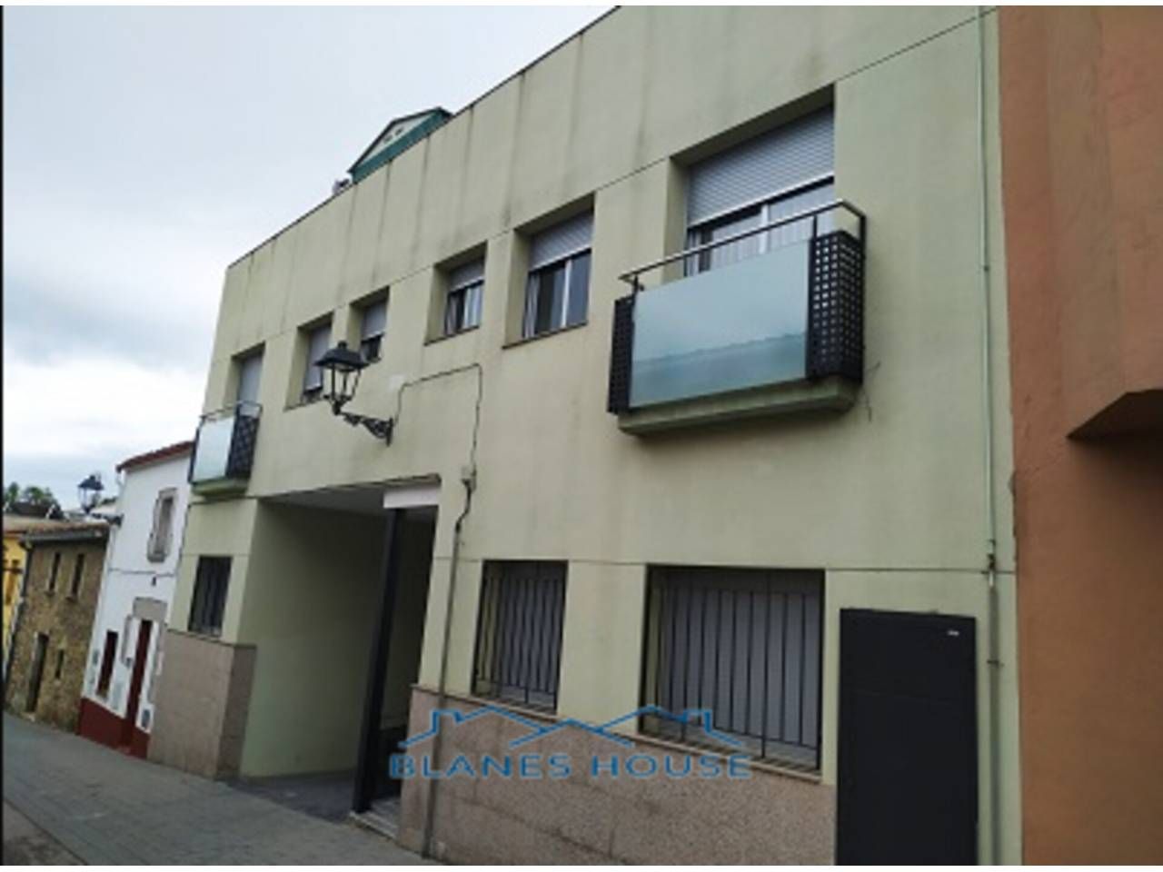 Exterior view of Garage for sale in Vidreres