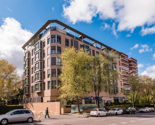 Exterior view of Flat for sale in  Madrid Capital  with Balcony