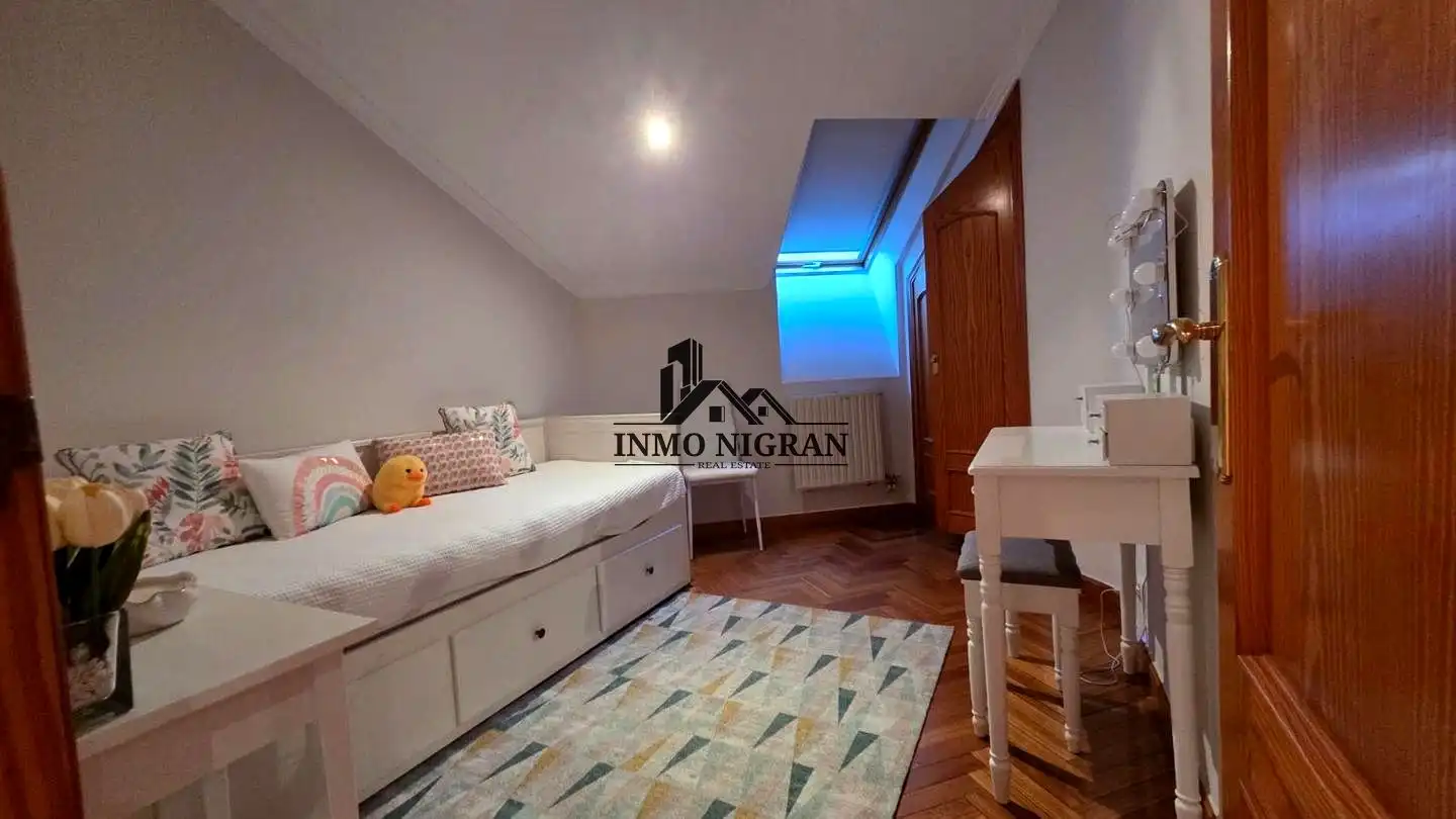 Ático en venta en Nigrán con Calefacción, Parquet y Terraza