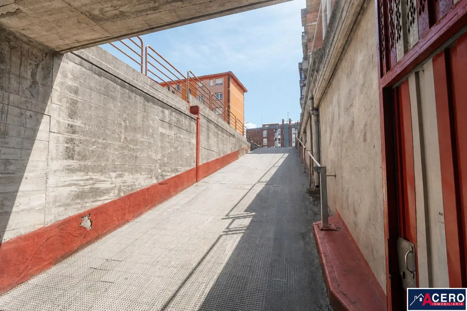 Vista exterior de Piso en venta en Santander con Calefacción, Trastero y Balcón