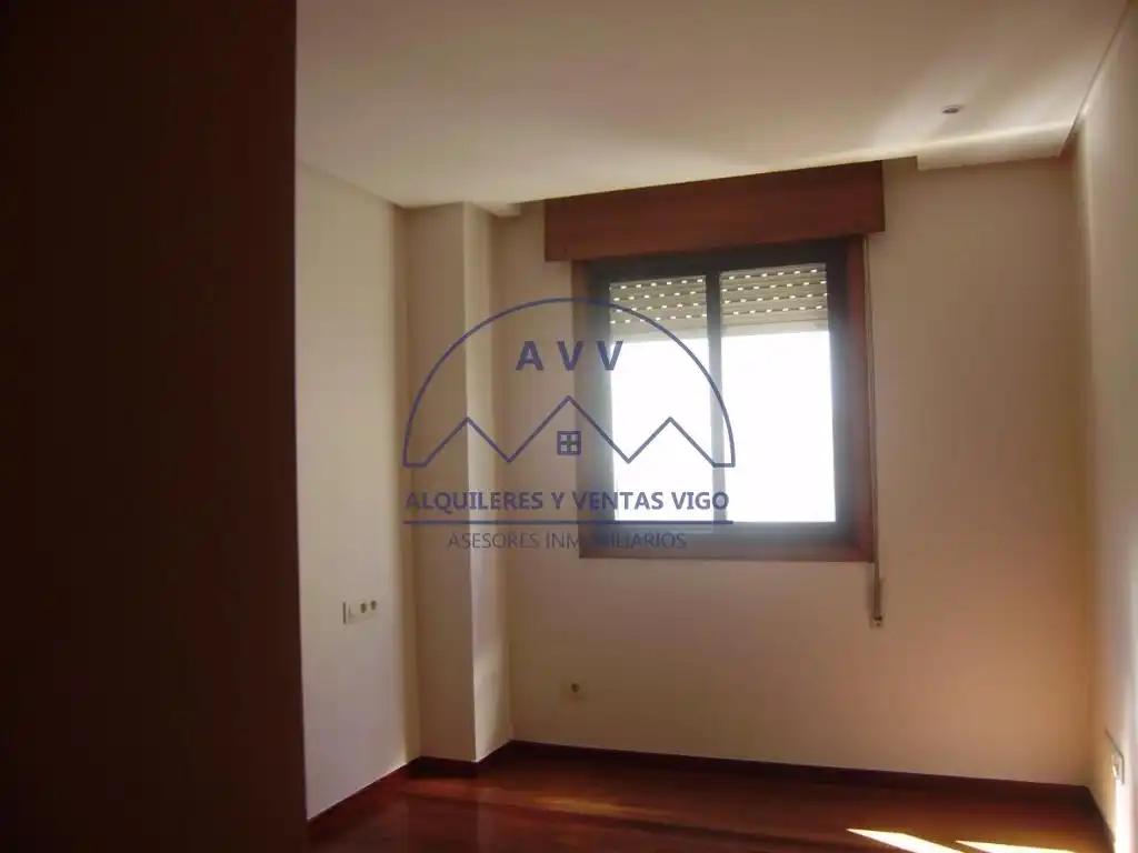 Habitación de Piso de alquiler en Vigo  con Parquet